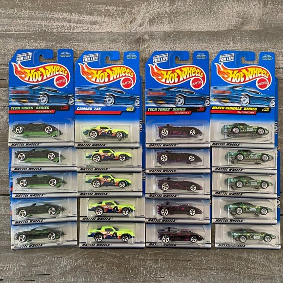 Hot Wheels Lot Of 20 Cars New 80’s Corvette Camaro Z28 Collector #745 #734 #853 - Picture 1 of 13